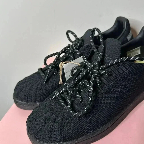 Pharrell Williams adidas Superstar Primeknit Core Black GX2482 - Picture 11 of 12